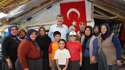 Toroslar Belediye Başkanı Abdurrahman Yıldız, Toroslar’ın 1550 rakımlı zirvesinde yer
