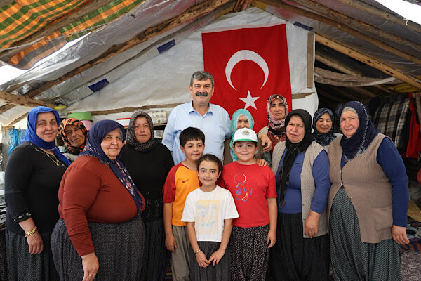 Toroslar Belediye Başkanı Abdurrahman Yıldız, Toroslar’ın 1550 rakımlı zirvesinde yer