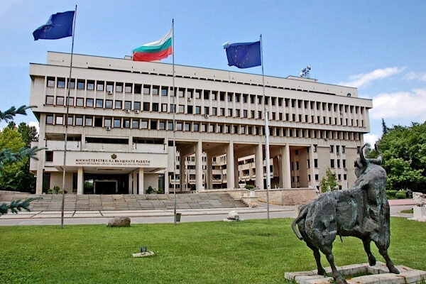 Bulgaristan Dışişleri Bakanı Velislava Petrova, Bulgaristan hava sahasına giren bir