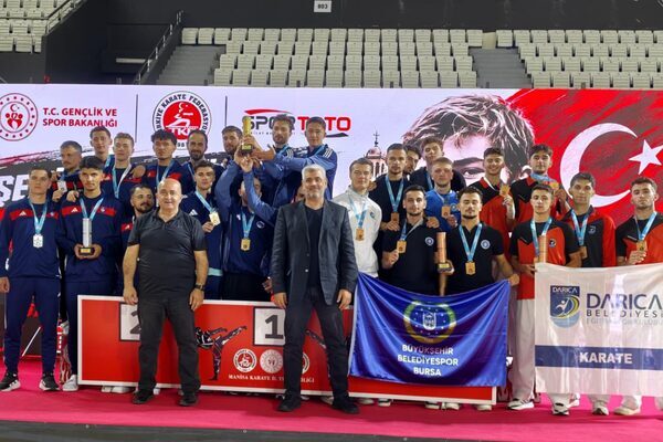 Bursa Büyükşehir Belediyespor Kulübü sporcuları, katıldıkları ulusal ve uluslararası organizasyonlarda