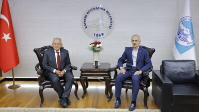 Başkan Büyükkılıç, yaptığı açıklamada, “Hayırlı olsun Kayseri’m. Kayseri Havalimanımızın DHMİ