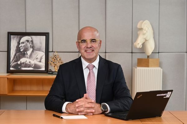 Bu dönemde Sabancı Holding, Akçansa’daki yüzde 39,72 oranındaki hisselerinin tamamını