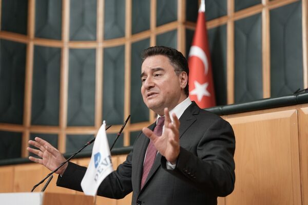 DEVA Partisi Genel Başkanı Ali Babacan, bölge ziyaretleri kapsamında gerçekleştirdiği