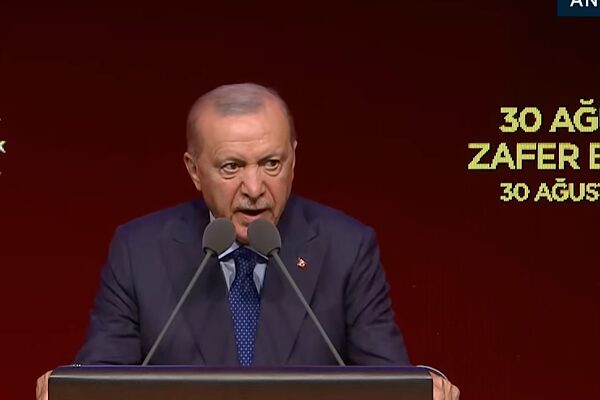 Cumhurbaşkanı  Erdoğan’ın konuşması şu şekilde: ” Hanımefendiler, beyefendiler; sizleri en
