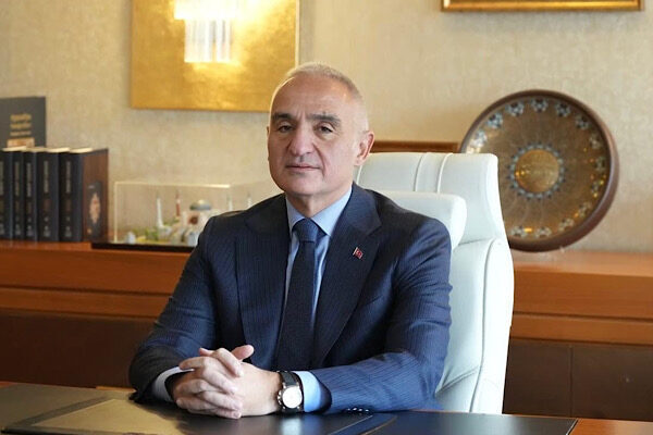 Kültür ve Turizm Bakanı Mehmet Nuri Ersoy, iş insanı Birol