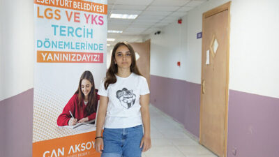 Esenyurt Belediyesi Sürekli Eğitim Merkezi’nde ücretsiz LGS kursu alan öğrenciler,