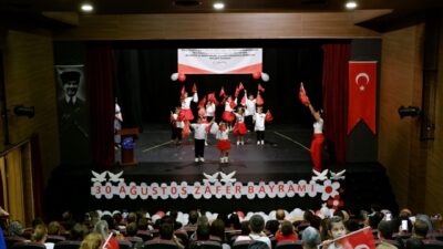 Eskişehir Büyükşehir Belediyesi tarafından 30 Ağustos Zafer Bayramı dolayısıyla düzenlenen