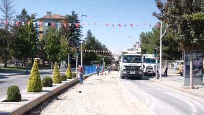 Çorum’un en yoğun kullanılan ulaşım güzergahlarından Gazi Caddesi’nde başlatılan asfalt