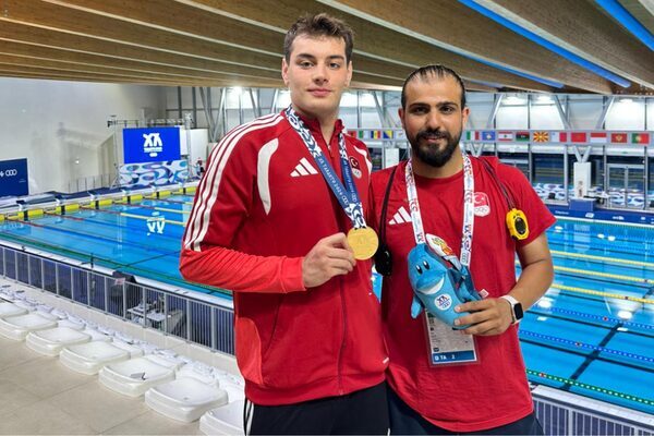 Gaziantep Büyükşehir Belediye Spor Kulübü sporcusu ve milli yüzücü Kaan