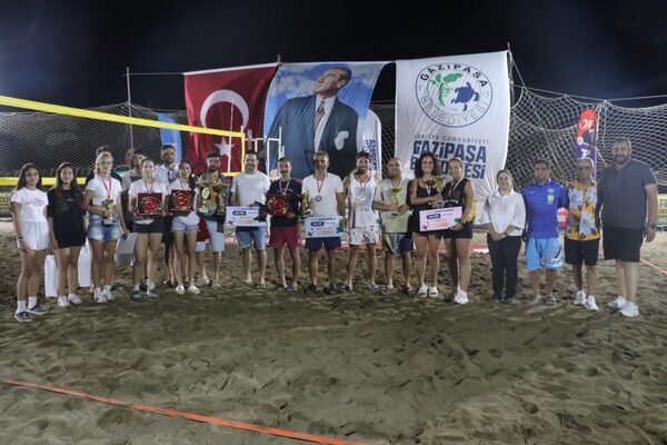Gazipaşa Belediyesi tarafından geleneksel hale getirilen Selinus Plaj Voleybolu Turnuvası