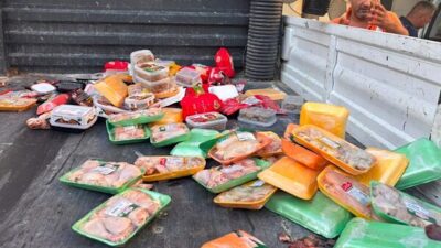 Gemlik Belediyesi Zabıta Müdürlüğü ekipleri, ilçe genelindeki zincir marketlerde denetim
