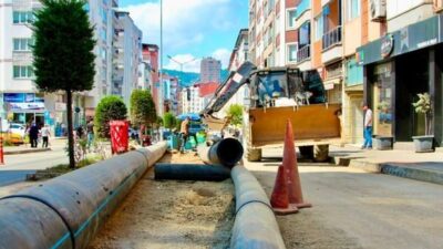 Giresun Belediyesi ekipleri tarafından kentin farklı noktalarında altyapı, üstyapı, yol