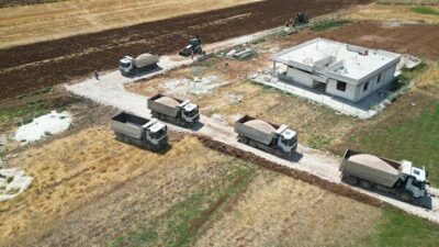 Haliliye Belediyesi, kırsal mahallelerde yürüttüğü yol ve üstyapı çalışmalarına devam