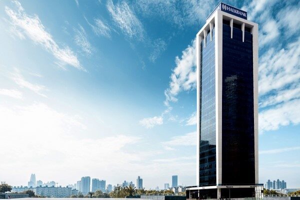 Kamuyu Aydınlatma Platformuna (KAP) yapılan açıklamaya göre, Halkbank’ın ABD’deki ceza