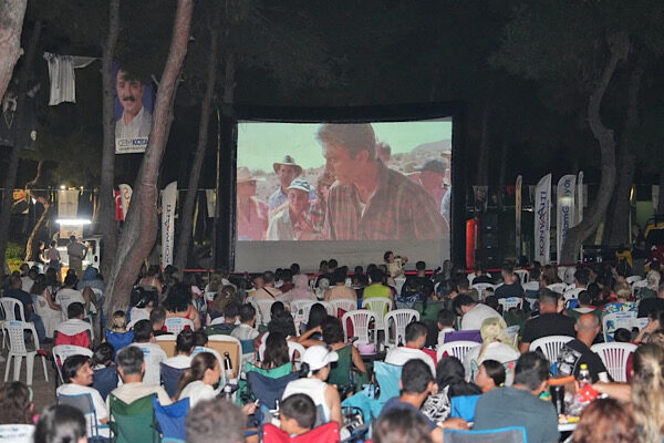 Konyaaltı Belediyesi, HayatPark’ta düzenlediği Sahil GO Açık Hava Sineması Etkinliği