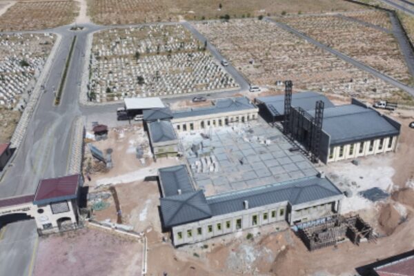 Niğde Belediyesi tarafından Hıdırlık Mezarlığı içerisinde yapımı sürdürülen Hıdırlık Külliyesi projesinde