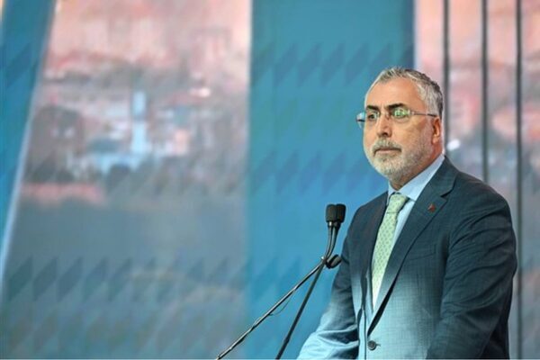 Çalışma ve Sosyal Güvenlik Bakanı Prof. Dr. Vedat Işıkhan, Türkiye