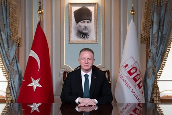 İstanbul Valisi Davut Gül, “Ailemiz İstanbul” projesi kapsamında Küçükçekmece ilçesinde