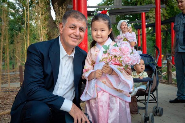İzmir Büyükşehir Belediye Başkanı Cemil Tugay ve beraberindeki heyet, Kazakistan’ın