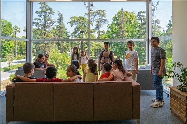 Belediyeden yapılan açıklamaya göre, Kütüphaneler Şube Müdürlüğü tarafından hazırlanan program