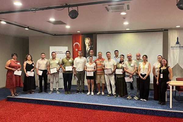 İzmir’de yurttaşların kentle ilgili karar süreçlerine doğrudan katılımını amaçlayan İzmir