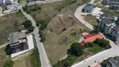 İzmit Belediyesi, kent genelindeki üstyapı çalışmalarını sürdürüyor. Fen İşleri Müdürlüğü