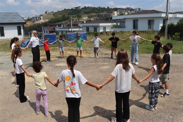 İzmit Belediyesi tarafından çocuklara yönelik düzenlenen Geleneksel Oyun Etkinlikleri, Kabaoğlu