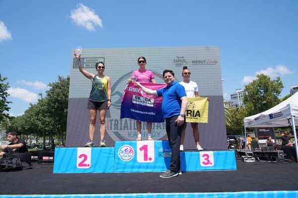 Kadıköy Belediyesi ile Türkiye Triatlon Federasyonu iş birliğinde düzenlenen Kadıköy