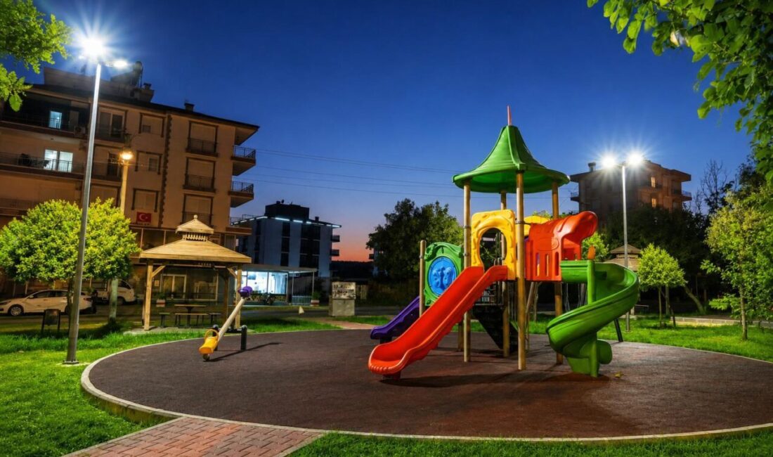 Kepez Belediyesi, ilçedeki sosyal yaşam alanlarını daha güvenli, aydınlık ve