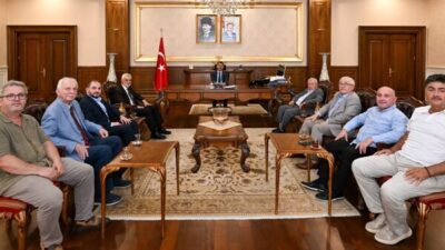 Kocaeli Eğitim Gönüllüleri Derneği Başkanı Feyzi Utaş ve beraberindeki yönetimi,