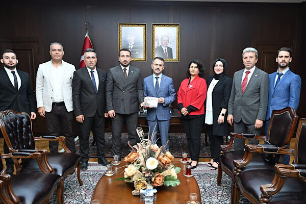 Darıca Arama ve Kurtarma Derneği (DARKDER) Başkanı Abdülhamit Subaşı, beraberindeki