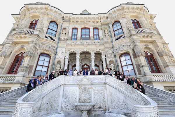 Küçükçekmece Belediyesi, ilçede ikamet eden kadınlara yönelik kültür sanat gezilerine