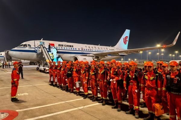 Felaketin ardından Çin’in acil durum yönetimi birimleri başta olmak üzere