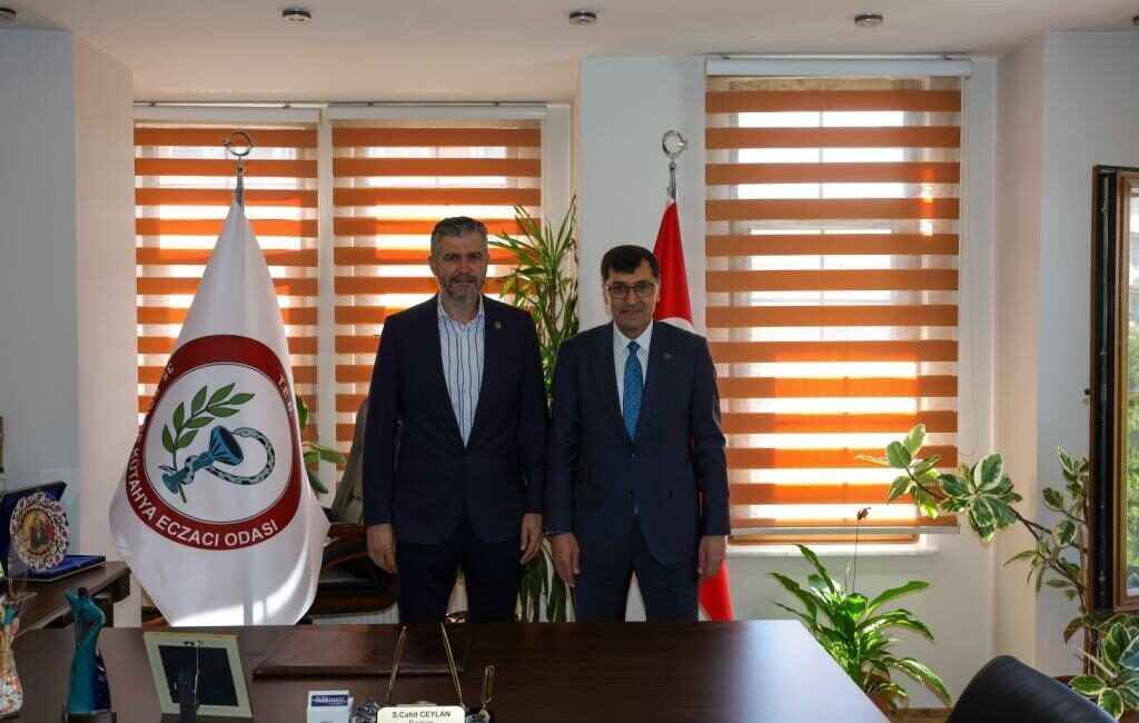 Kütahya Belediye Başkanı Eyüp Kahveci, Türk Eczacılar Birliği 35. Bölge