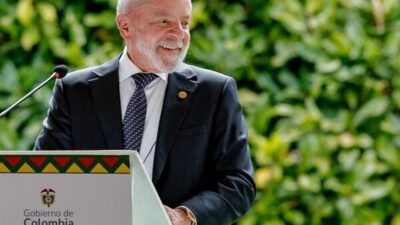 Lula, Ulusal Uzay Araştırmaları Enstitüsü’nü (INPE) ziyareti sırasında PROUNI kapsamında