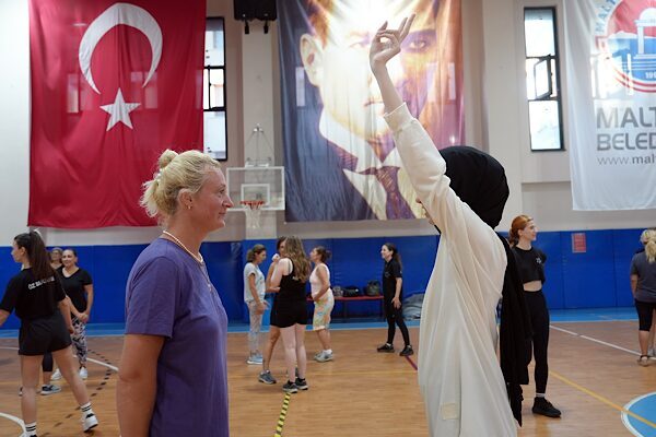Maltepe Belediyesi tarafından kadınların toplumsal yaşamda kendilerini daha güvende hissetmeleri