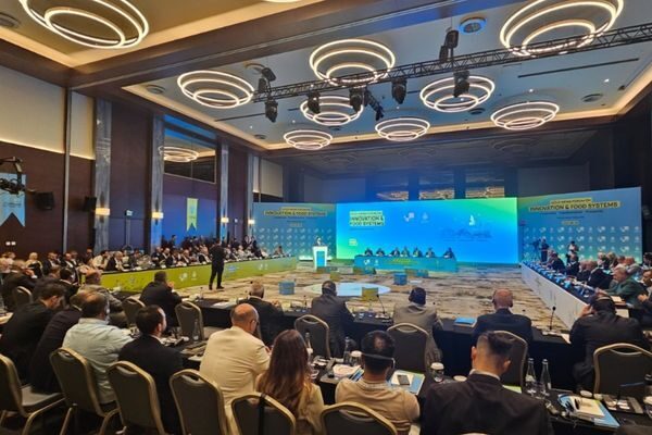 Manisa Büyükşehir Belediye temsilcileri Konya’da düzenlenen UCLG-MEWA Yenilikçilik ve Gıda