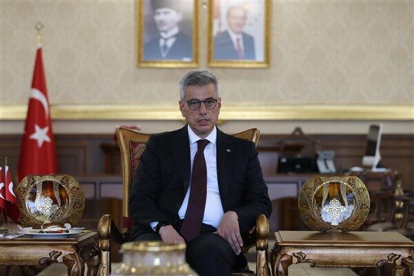 Sağlık Bakanı Prof. Dr. Kemal Memişoğlu, Gaziantep Milletvekili Melih Meriç’e