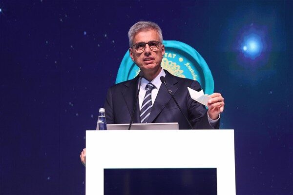 Sağlık Bakanı Prof. Dr. Kemal Memişoğlu, açılış töreninin ardından sağlık