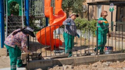 Milas Belediyesi Park ve Bahçeler Müdürlüğü ekipleri, ilçenin çeşitli noktalarında