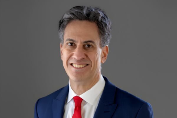 Miliband, yaptığı açıklamada, “Endonezya’daki yıkıcı depremden etkilenen, yakınlarını kaybeden herkes