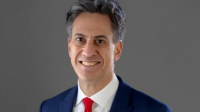 Miliband, açıklamasında, “ABD Senatosunun Rusya’ya Ukrayna’ya karşı yürüttüğü savaş nedeniyle