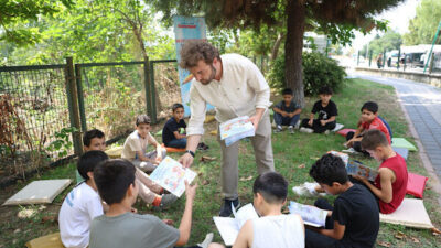Osmangazi Belediyesi’nin çocukların kitapla bağını güçlendirmek ve okuma kültürünü yaygınlaştırmak