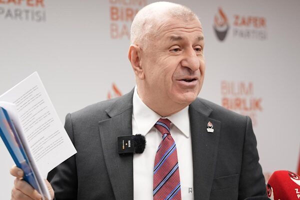 Özdağ, sosyal medya hesabından yaptığı paylaşımda PKK’ya yönelik af düzenlemesi