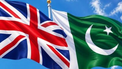 Pakistan Başbakan Yardımcısı ve Dışişleri Bakanı Dar, İngiltere’nin Pakistan Yüksek