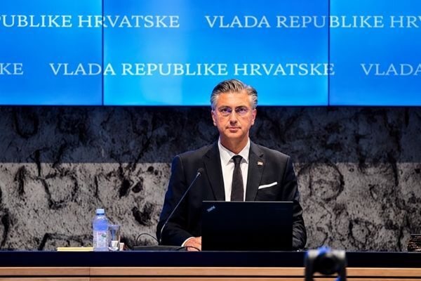 Plenkovic, Metkovic’te Dubrovnik-Neretva Bölgesi Valisi Blaz Pezo, Metkovic Belediye Başkanı