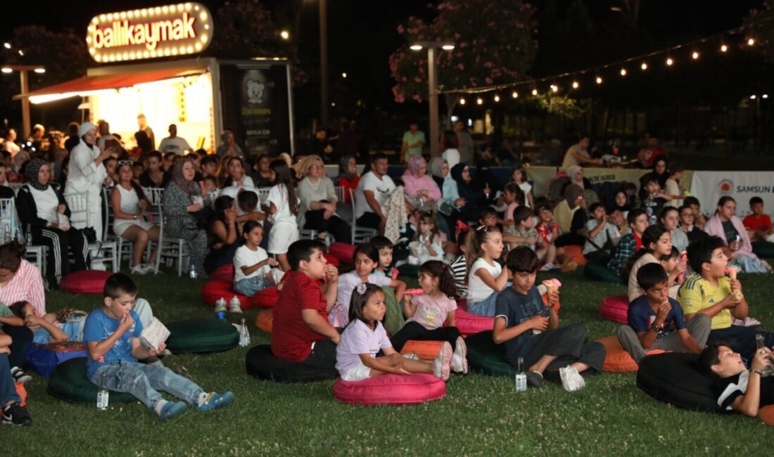 Samsun Büyükşehir Belediyesi tarafından düzenlenen Açık Hava Sinema Geceleri, vatandaşlara