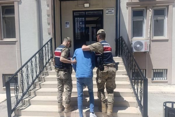 Şanlıurfa İl Jandarma Komutanlığı, hakkında kesinleşmiş hapis cezası bulunan firari