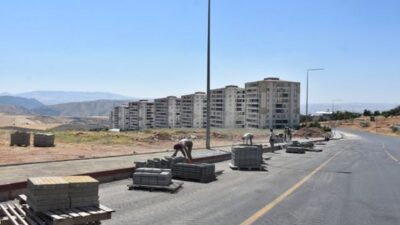 Veysel Karani Mahallesi’nde yürütülen çalışmalar kapsamında Mezopotamya Sitesi çevresindeki yaya