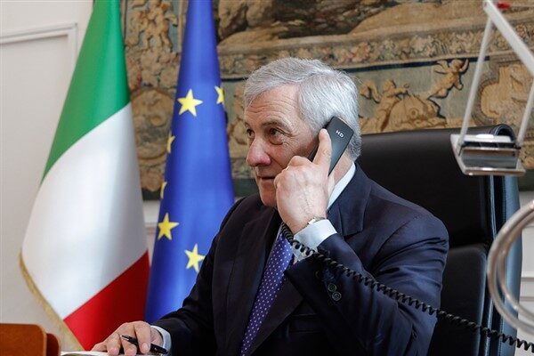 İtalya Başbakan Yardımcısı ve Dışişleri Bakanı Antonio Tajani, Napoli Valisi